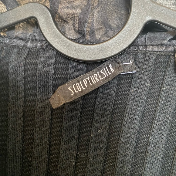 NWOT: Sculpture Silk Large Ruffle Black Zip Up Sweater - Picture 5 of 5